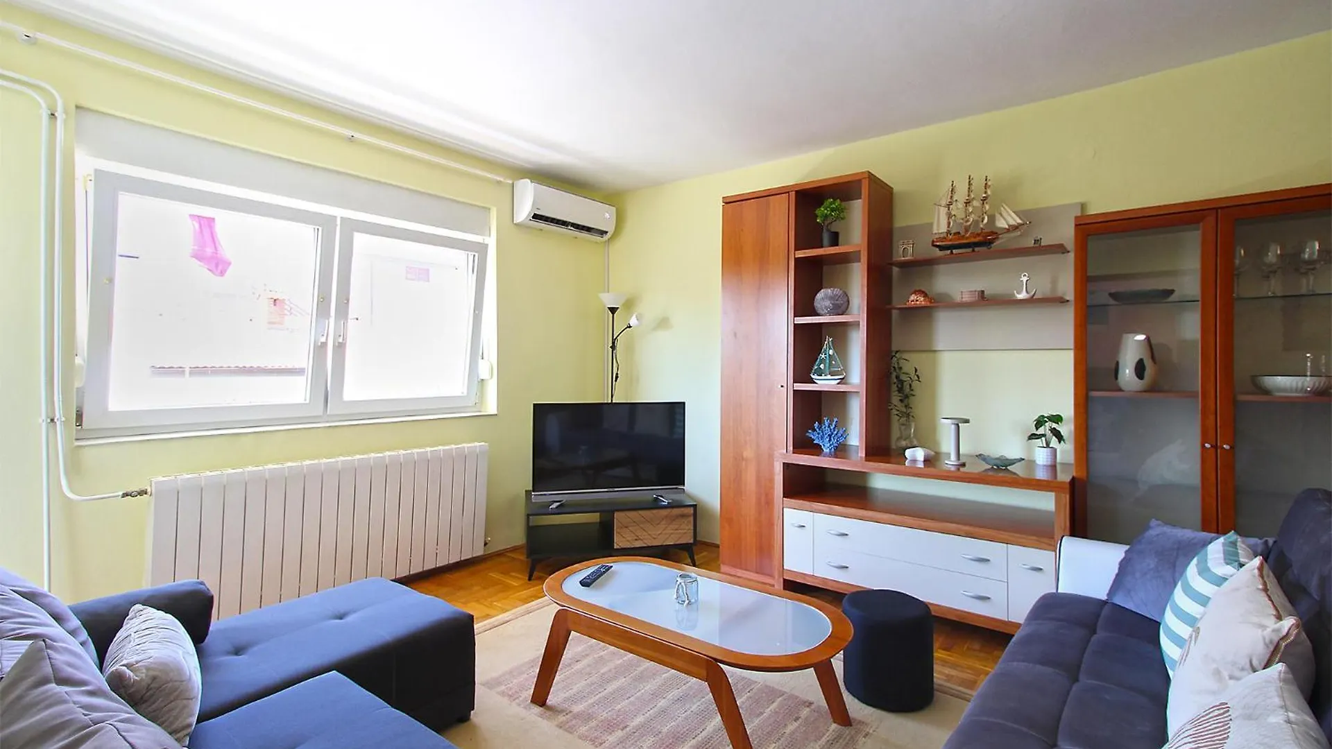 Apartment Jadranka 2400 Pula 0*,  Croatia